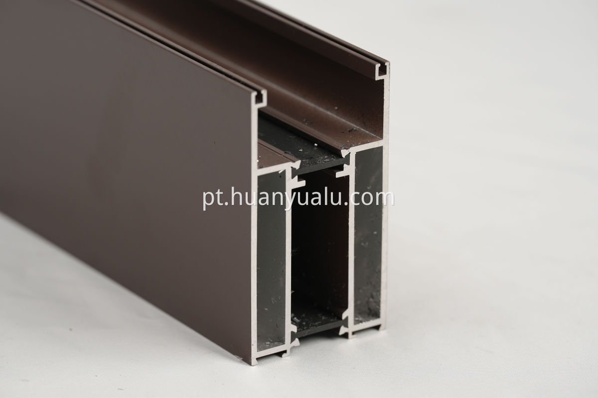 Perfis de isolamento térmico Thermal insulation profiles